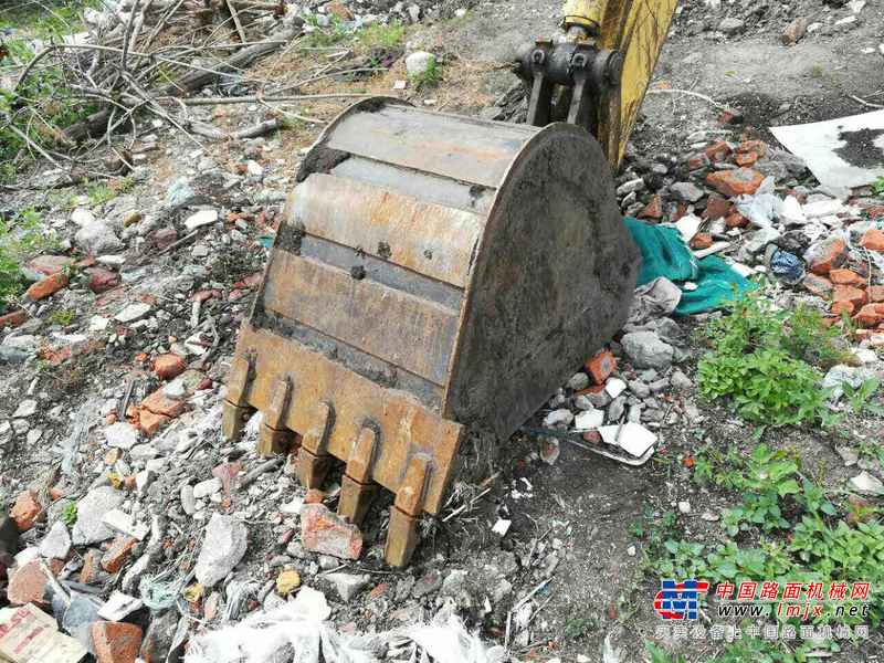 黑龙江出售转让二手12000小时2009年小松PC60挖掘机