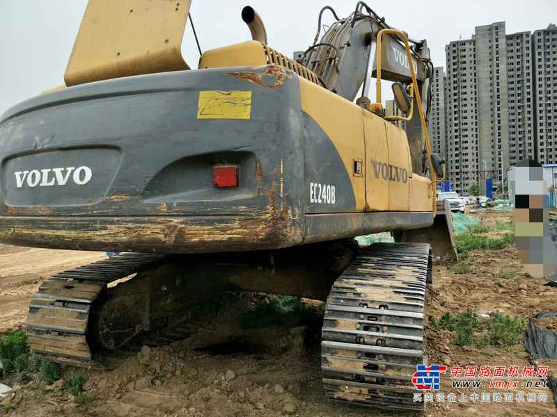 河南出售转让二手13064小时2009年沃尔沃EC240B挖掘机