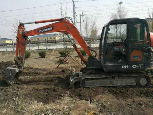 黑龙江出售转让二手8000小时2010年斗山DH60挖掘机