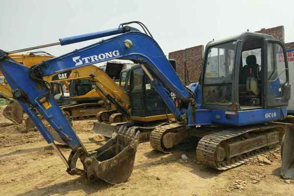 河南出售转让二手4000小时2012年山重建机GC60挖掘机
