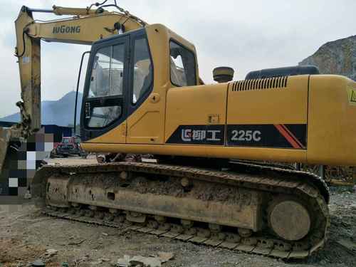 贵州出售转让二手8300小时2010年柳工CLG225C挖掘机