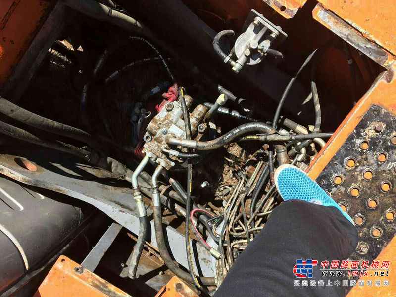 山西出售转让二手10000小时2006年日立ZX230挖掘机