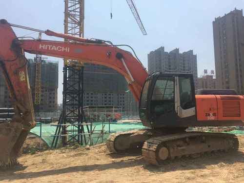 山东出售转让二手8000小时2009年日立ZX240挖掘机
