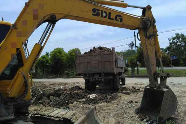 江苏出售转让二手12000小时2010年临工LG685挖掘机