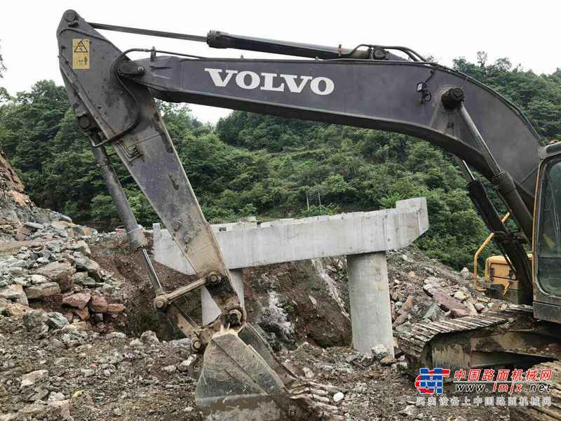 湖南出售转让二手12057小时2010年沃尔沃EC210C挖掘机