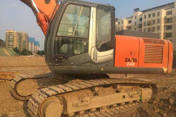 山东出售转让二手5000小时2010年日立ZX240挖掘机