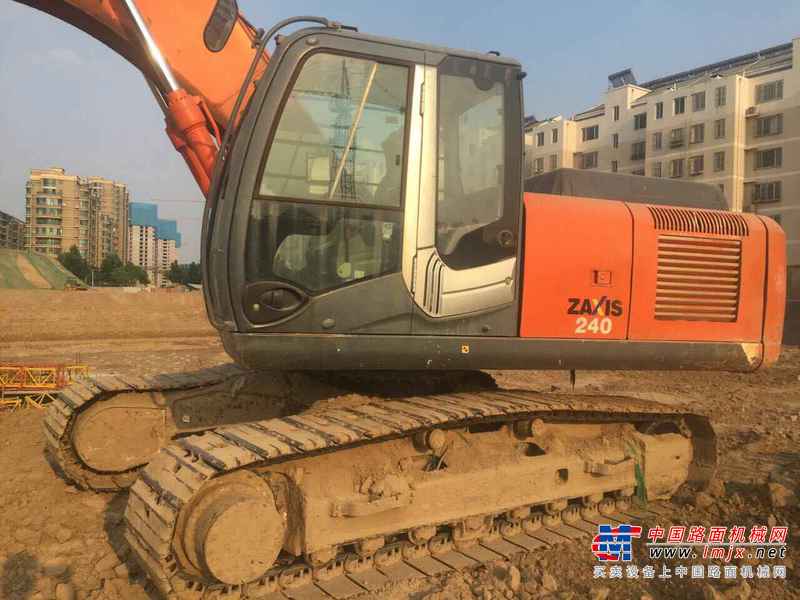 山东出售转让二手5000小时2010年日立ZX240挖掘机
