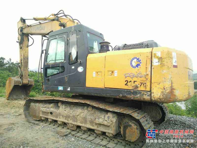 河南出售转让二手7500小时2011年现代R215挖掘机