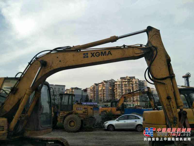 四川出售转让二手9000小时2011年厦工XG815挖掘机