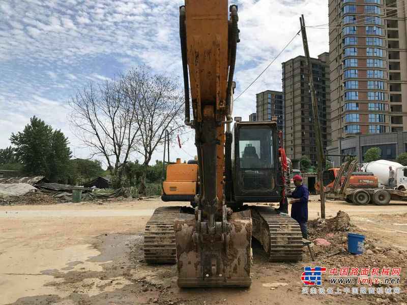 湖南出售转让二手8000小时2014年三一重工SY215C挖掘机
