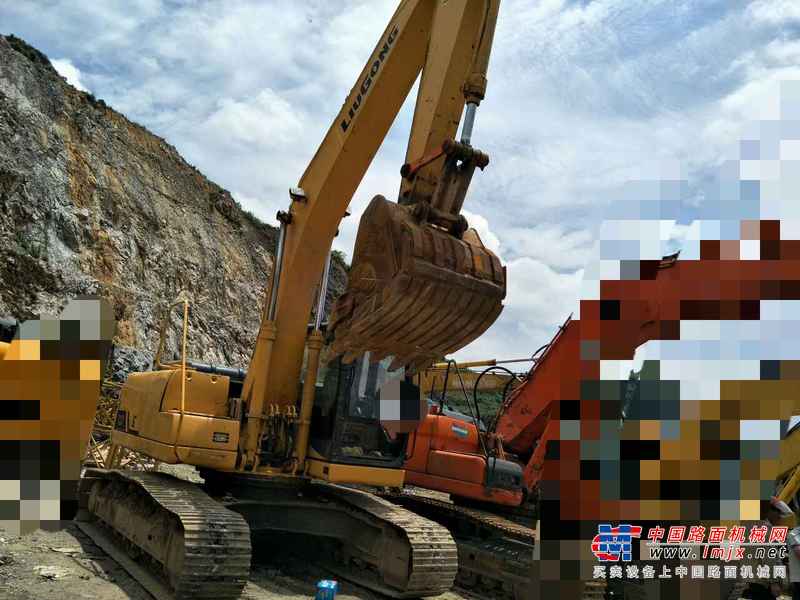 贵州出售转让二手6100小时2012年柳工920D挖掘机