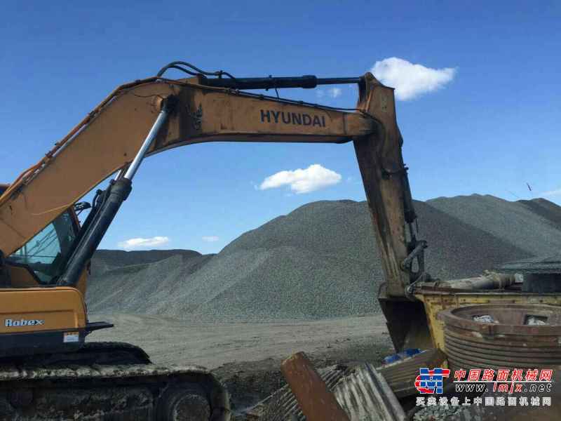 黑龙江出售转让二手8000小时2010年现代R305LC挖掘机