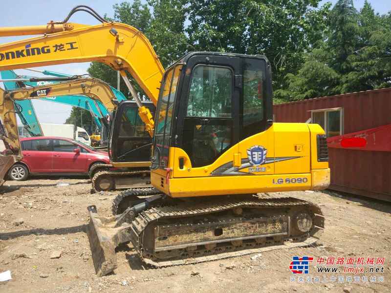 山东出售转让二手2000小时2015年龙工LG6090挖掘机