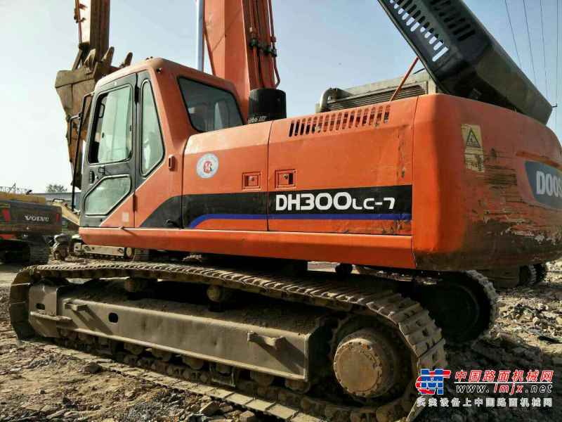 天津出售转让二手7800小时2010年斗山DH300LC挖掘机