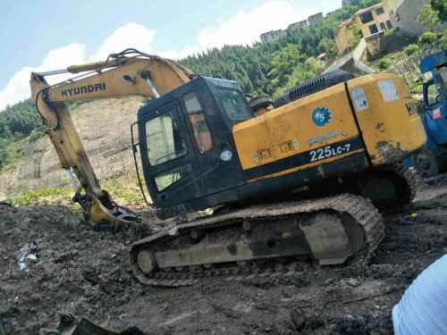 重庆出售转让二手16000小时2009年现代R225LC挖掘机