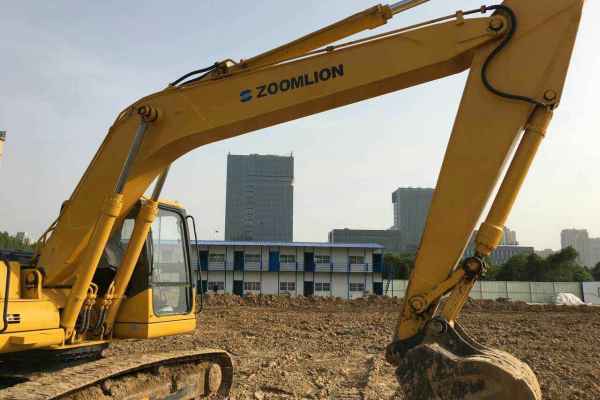 河南出售转让二手6000小时2012年中联重科ZE230E挖掘机