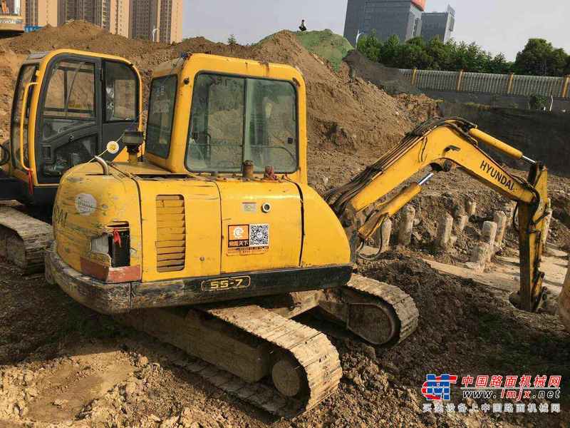 河南出售转让二手10000小时2008年现代R55挖掘机