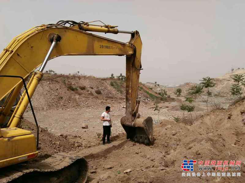 河北出售转让二手15000小时2006年住友SH200挖掘机