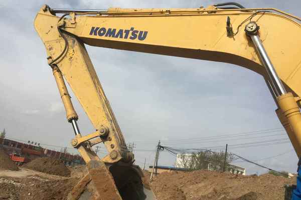 宁夏出售转让二手6000小时2011年小松PC240挖掘机