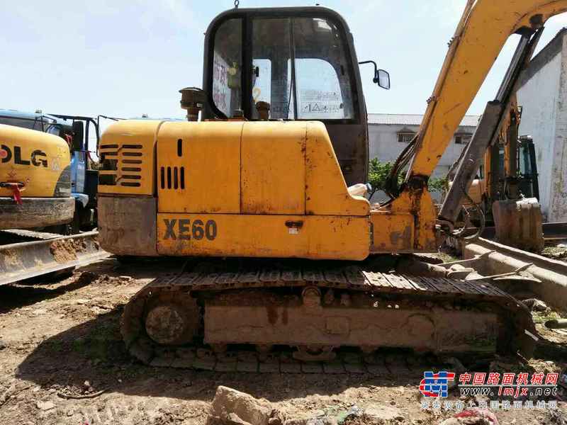 河北出售转让二手8000小时2010年徐工XE60挖掘机