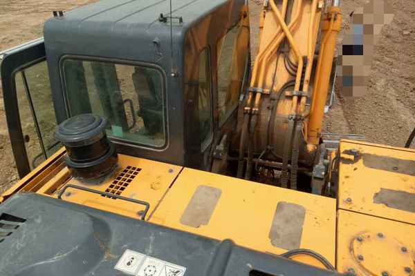 河南出售转让二手7600小时2011年现代R225LC挖掘机