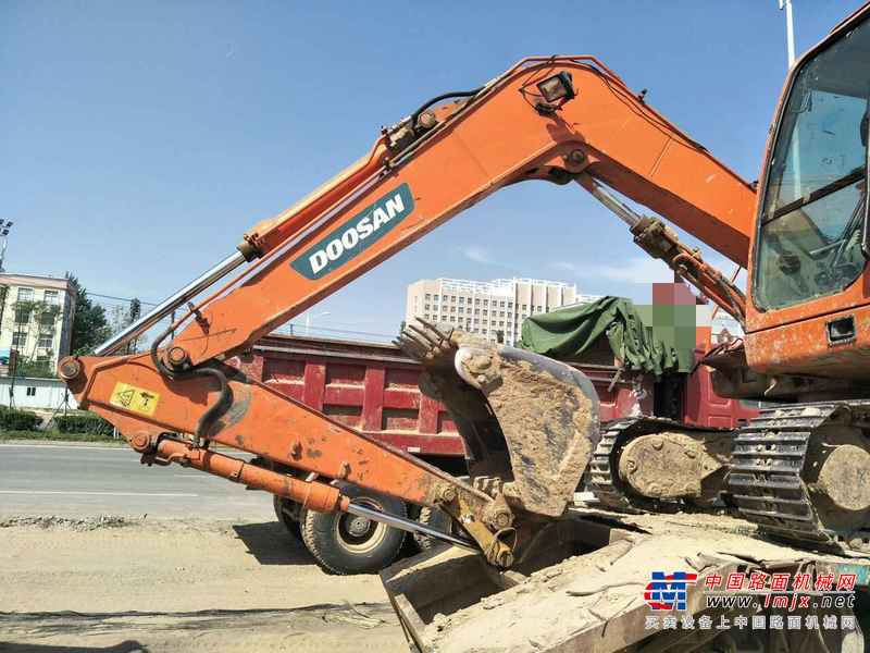 河南出售转让二手10000小时2009年斗山DH80GOLD挖掘机