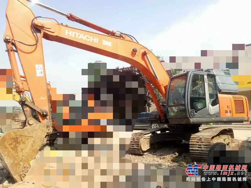 陕西出售转让二手5000小时2011年日立ZX240挖掘机