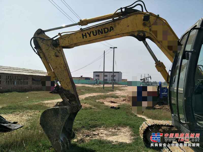 河南出售转让二手6000小时2011年现代R80挖掘机