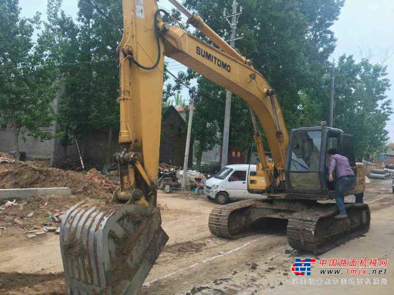 河南出售转让二手15000小时2006年住友SH240挖掘机