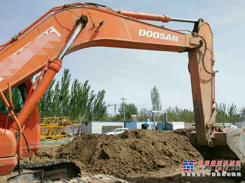 宁夏出售转让二手9000小时2009年斗山DH300LC挖掘机