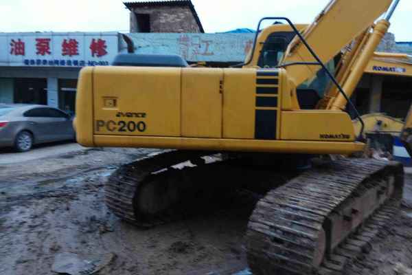 广东出售转让二手8300小时2003年小松PC200挖掘机