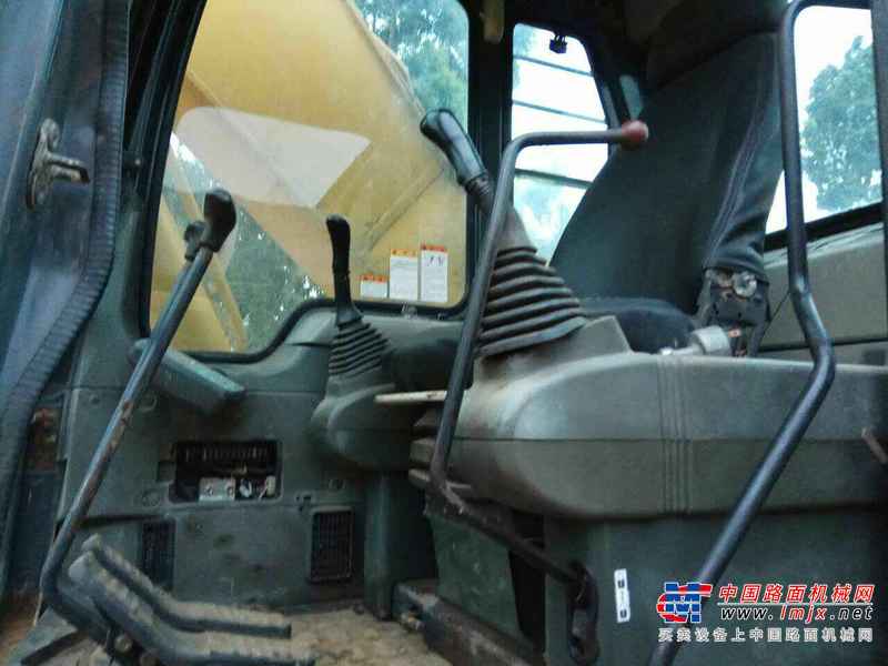 广东出售转让二手8300小时2003年小松PC200挖掘机