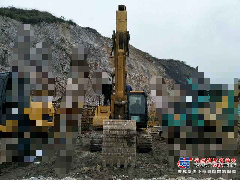 贵州出售转让二手7800小时2006年卡特彼勒320C挖掘机