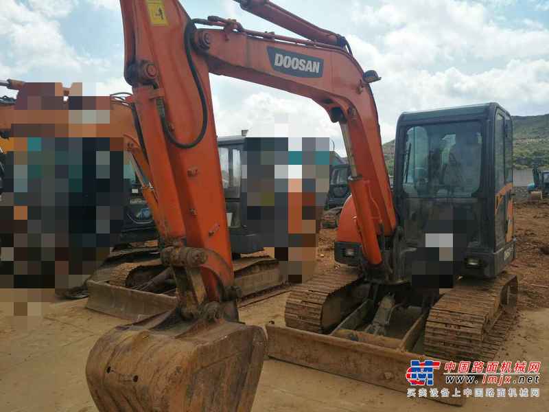 贵州出售转让二手5000小时2010年斗山DH60挖掘机