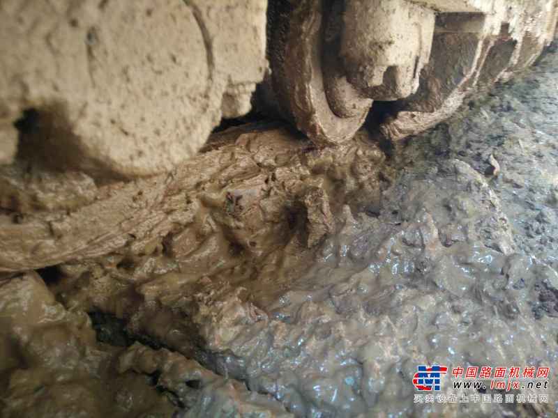 湖北出售转让二手7600小时2013年福田雷沃FR170挖掘机