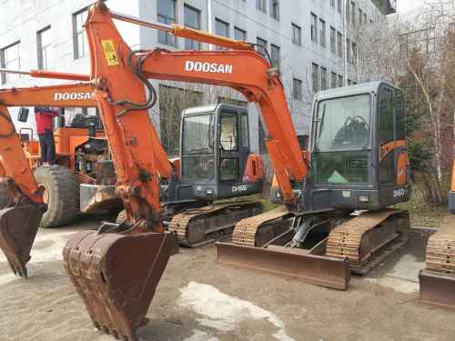 吉林出售转让二手2000小时2010年斗山DH60挖掘机
