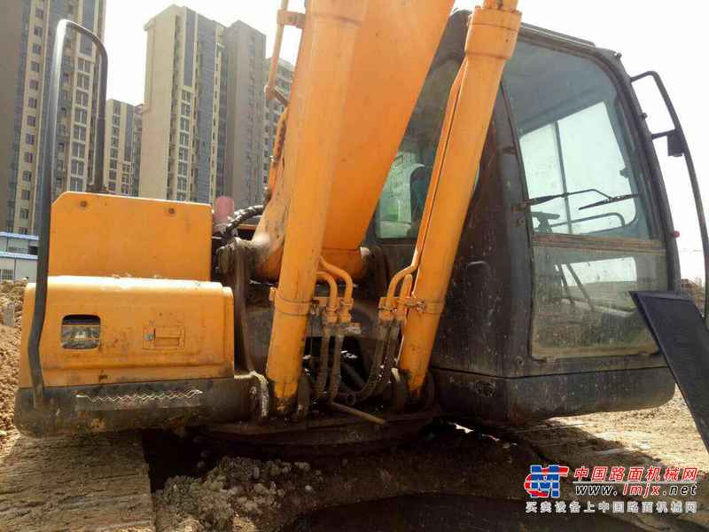 河南出售转让二手8600小时2011年现代R225LC挖掘机