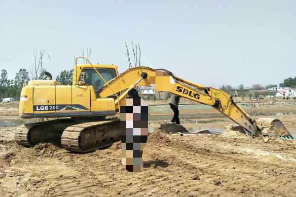 河南出售转让二手8000小时2012年临工LG6150挖掘机