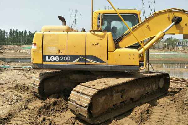 河南出售转让二手8000小时2012年临工LG6150挖掘机