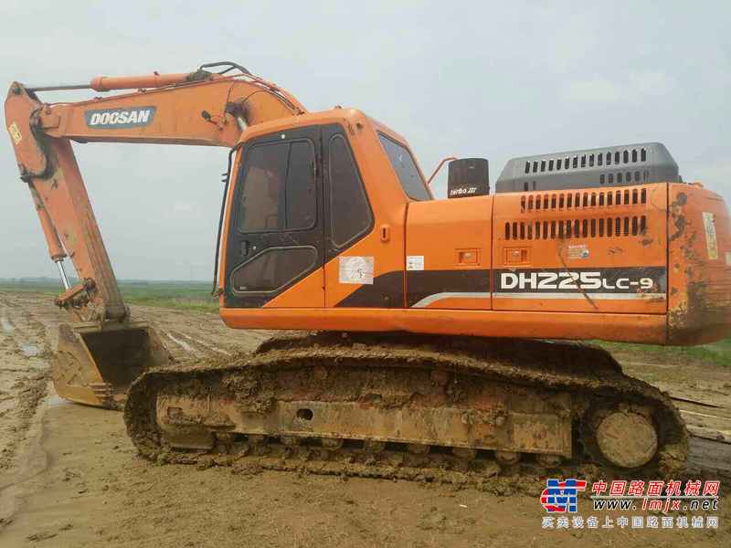 湖北出售转让二手7800小时2011年斗山DH225挖掘机