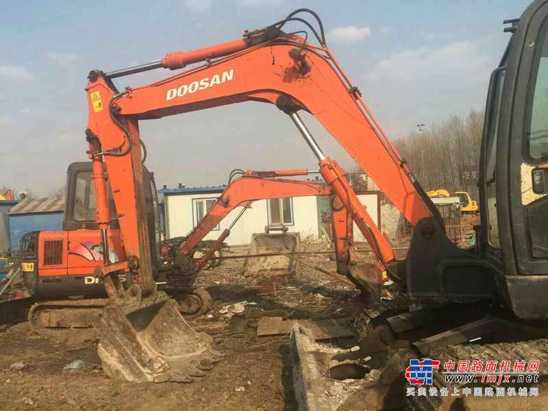 吉林出售转让二手12000小时2009年斗山DX80挖掘机
