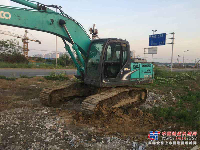 江苏出售转让二手8500小时2012年神钢SK210LC挖掘机