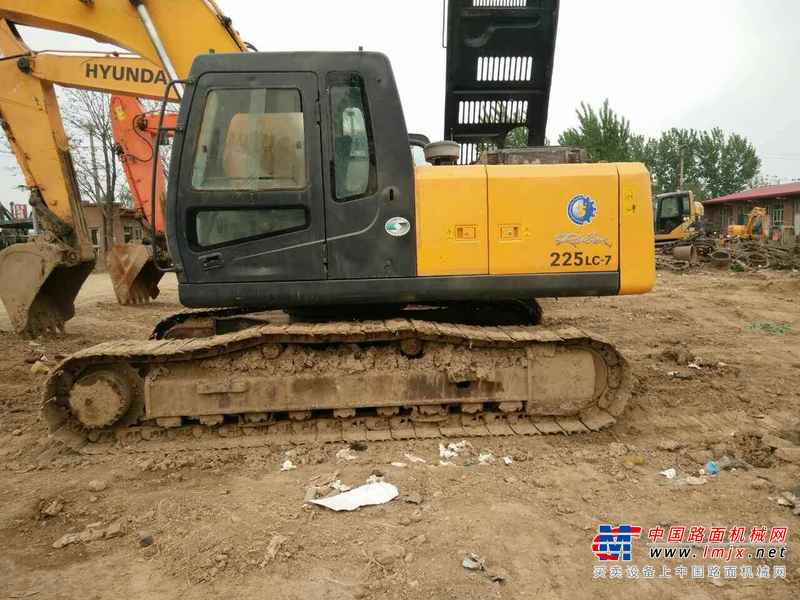 河北出售转让二手9000小时2008年现代R225LC挖掘机