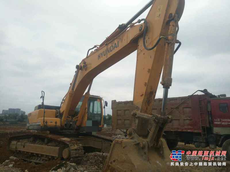 贵州出售转让二手5000小时2014年现代R385LC挖掘机