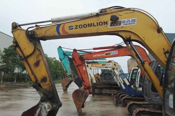 湖北出售转让二手6000小时2009年中联重科ZE85E挖掘机