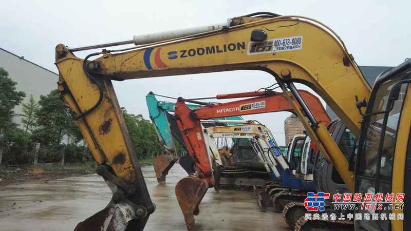 湖北出售转让二手6000小时2009年中联重科ZE85E挖掘机