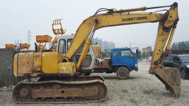 湖北出售转让二手15000小时2005年住友SH120A2挖掘机