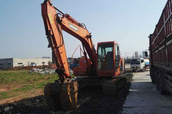 湖北出售转让二手8800小时2011年斗山DH150LC挖掘机