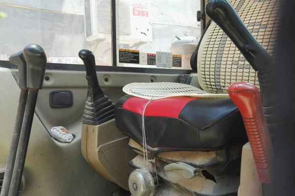 湖北出售转让二手9000小时2009年斗山DH60挖掘机