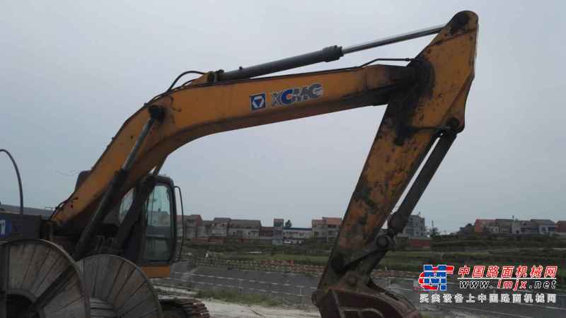 湖北出售转让二手8000小时2010年徐工XE260C挖掘机